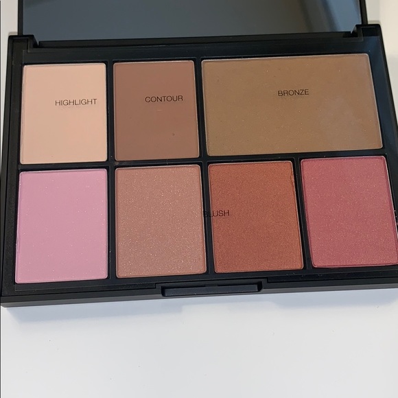 Brand new NARS Cheek Studio Pallette - Picture 3 of 3